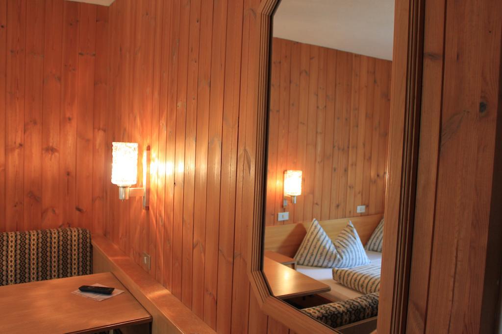 Albergo Alisander Корвара-ин-Бадия Номер фото